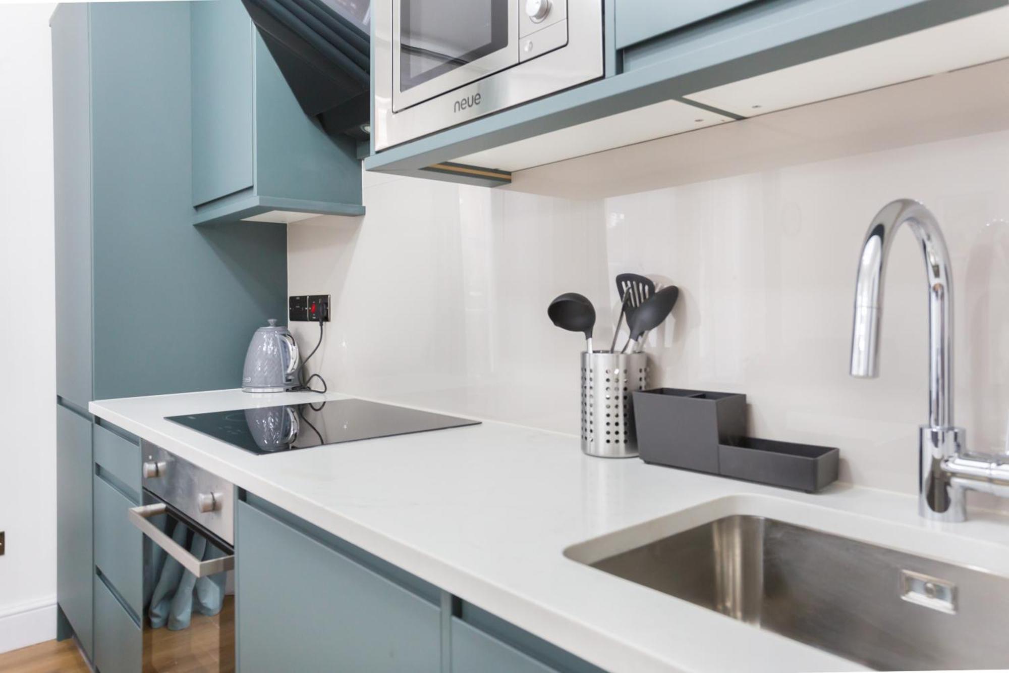 City Centre One Bedroom Apartment Next To Station, Newly Renovated 伦敦 外观 照片