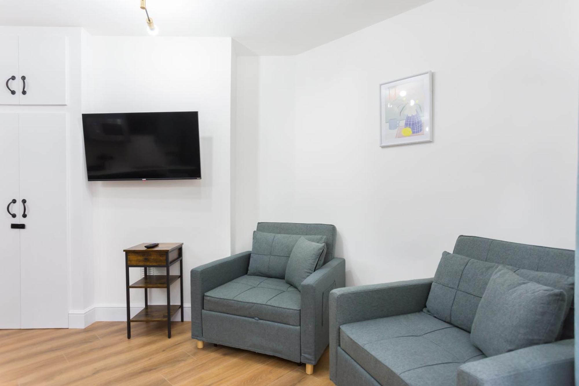 City Centre One Bedroom Apartment Next To Station, Newly Renovated 伦敦 外观 照片