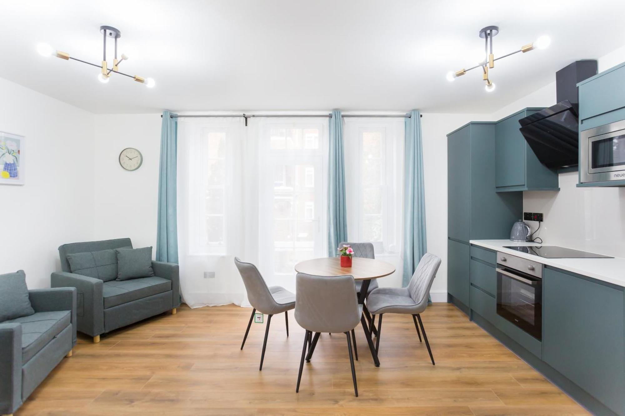 City Centre One Bedroom Apartment Next To Station, Newly Renovated 伦敦 外观 照片