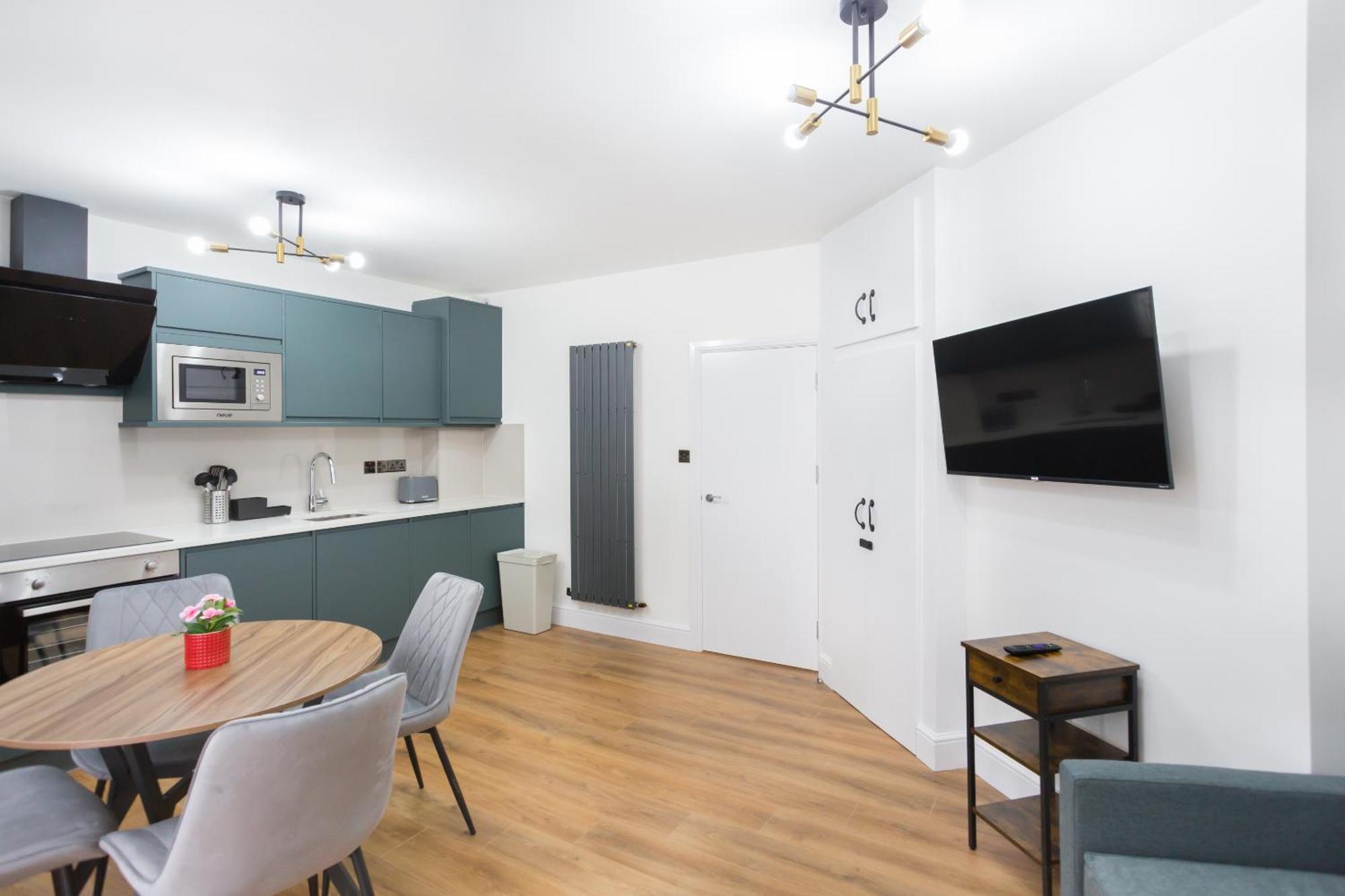 City Centre One Bedroom Apartment Next To Station, Newly Renovated 伦敦 外观 照片